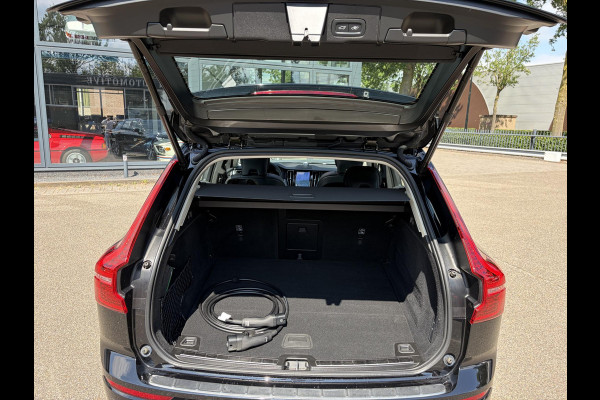 Volvo XC60 2.0 T8 Plug-in hybrid AWD Ultra Dark T8 12 MND. BOVAG GARANTIE | HEAD UP | PANORAMA DAK | ACHTERUITRIJ CAMERA | BOWERS & WILKINS | MEM. SEATS | STOEL+STUUR VERWARMING |
