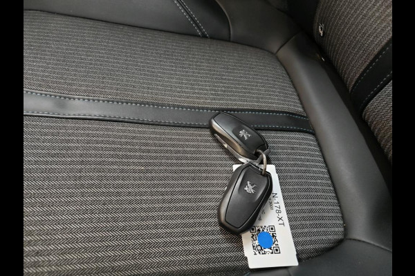 Peugeot 3008 1.6 HYbrid 225 Allure Pack Business NL-AUTO | CAMERA | 1/2 LEDER | PLUG IN HYBRIDE