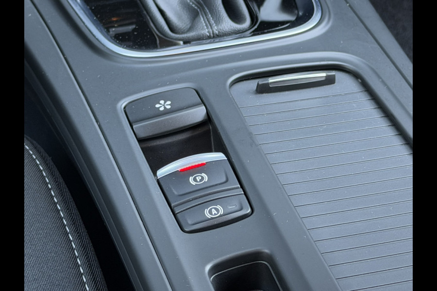 Renault Mégane Estate 1.6 E-Tech Plug-In Hybrid 160 Business Zen | Carplay/Android | PDC voor en achter | Climate | Cruise control | Lane assis