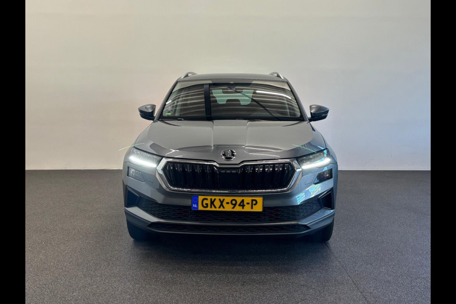 Škoda Karoq 1.5 TSI 150pk DSG Style Navigatie Apple Carplay/Android Auto Parkeersensoren Camera Adaptive Cruise Control Elektrische achterklep Wegklapbare trekhaak Stoel- en stuurverwarming Ledverlichting Virtual Cockpit Climate Control