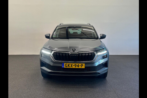 Škoda Karoq 1.5 TSI 150pk DSG Style Navigatie Apple Carplay/Android Auto Parkeersensoren Camera Adaptive Cruise Control Elektrische achterklep Wegklapbare trekhaak Stoel- en stuurverwarming Ledverlichting Virtual Cockpit Climate Control