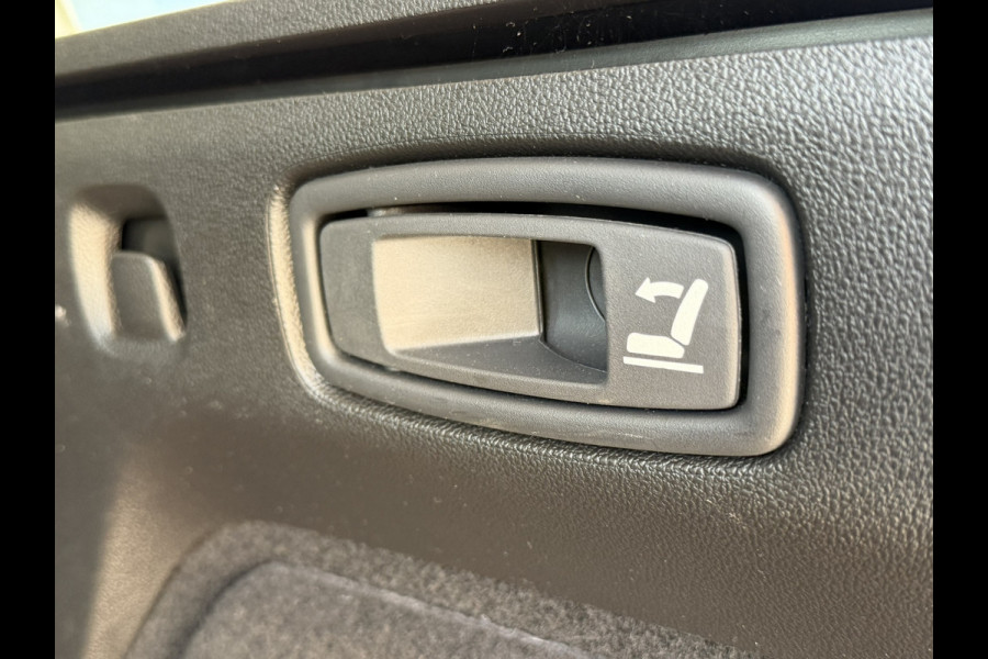 Renault Mégane Estate 1.6 E-Tech Plug-In Hybrid 160 Business Zen | Carplay/Android | PDC voor en achter | Climate | Cruise control | Lane assis