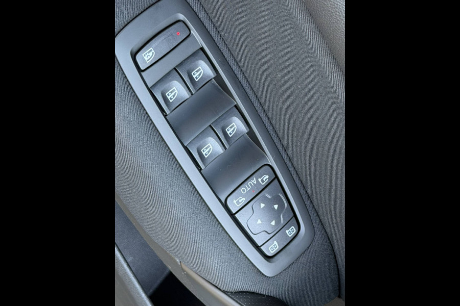 Renault Mégane Estate 1.6 E-Tech Plug-In Hybrid 160 Business Zen | Carplay/Android | PDC voor en achter | Climate | Cruise control | Lane assis