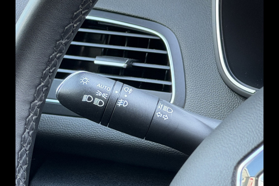 Renault Mégane Estate 1.6 E-Tech Plug-In Hybrid 160 Business Zen | Carplay/Android | PDC voor en achter | Climate | Cruise control | Lane assis