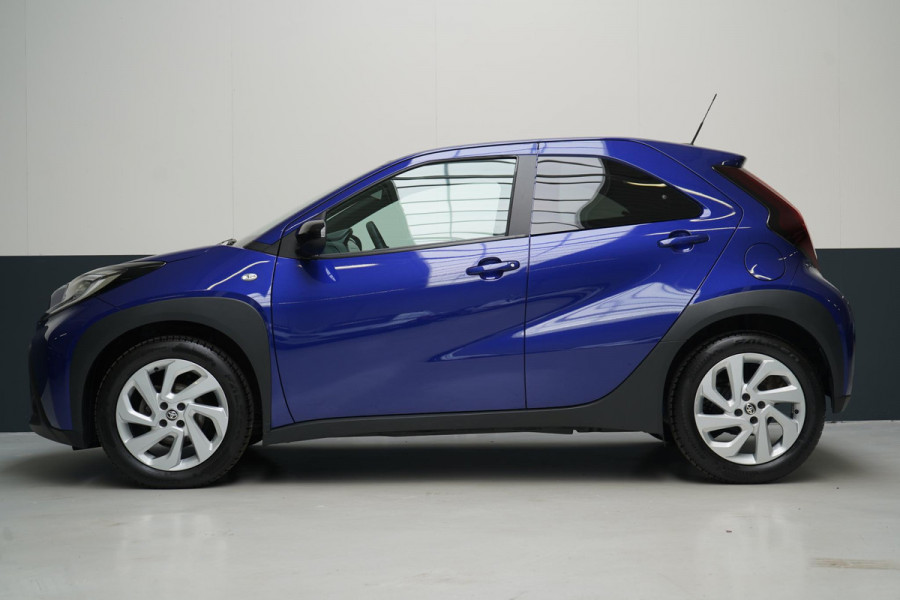 Toyota Aygo X 1.0 VVT-i MT Play | Carplay | Stoelverwarming | Achteruitrijcamera | Lm velgen