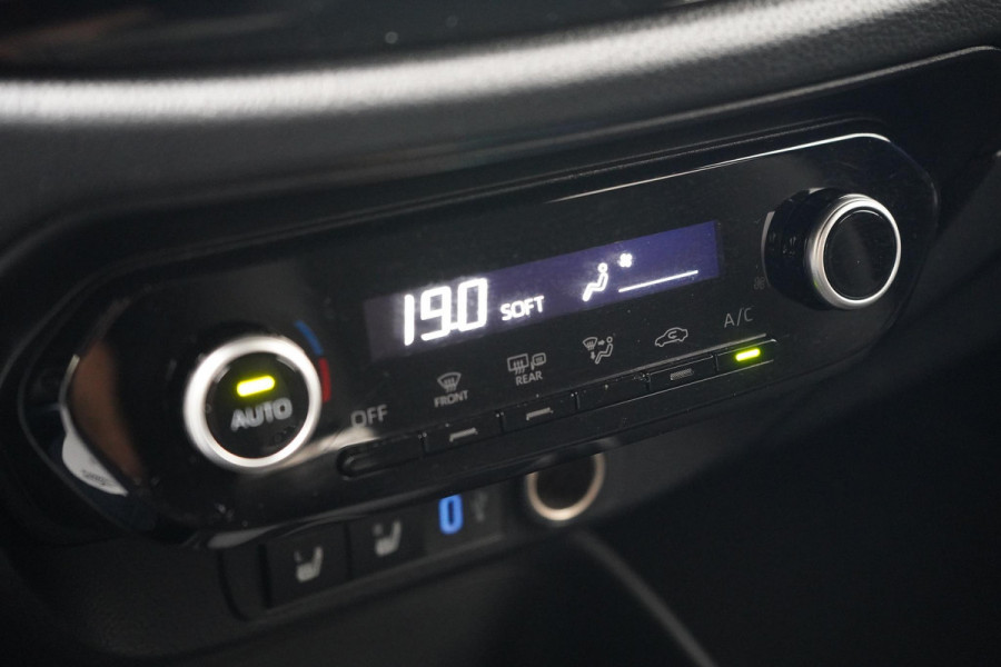 Toyota Aygo X 1.0 VVT-i MT Play | Carplay | Stoelverwarming | Achteruitrijcamera | Lm velgen
