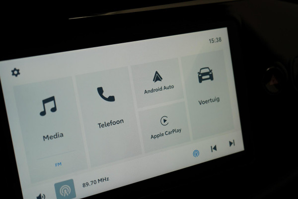 Toyota Aygo X 1.0 VVT-i MT Play | Carplay | Stoelverwarming | Achteruitrijcamera | Lm velgen