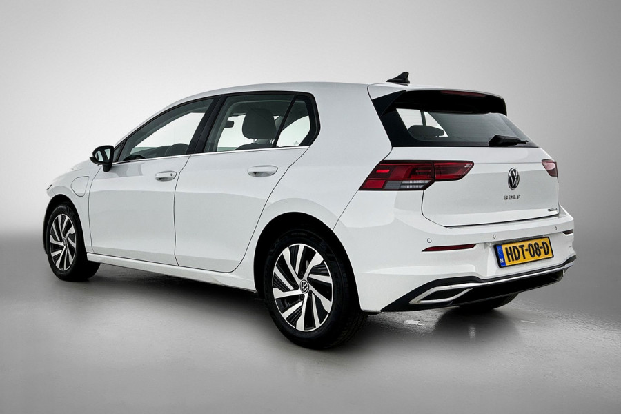 Volkswagen Golf 1.4 eHybrid Style (Goed ondH, Digitale Dash, StoelV, Stoel massage, SfeerV, Navi, Carplay, Parkeersensoren, ETc)