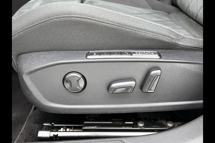 Volkswagen Golf 1.4 eHybrid Style (Goed ondH, Digitale Dash, StoelV, Stoel massage, SfeerV, Navi, Carplay, Parkeersensoren, ETc)