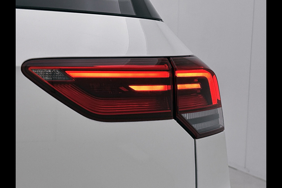 Volkswagen Golf 1.4 eHybrid Style (Goed ondH, Digitale Dash, StoelV, Stoel massage, SfeerV, Navi, Carplay, Parkeersensoren, ETc)