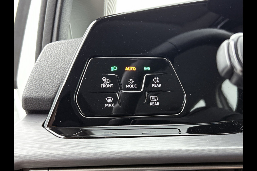 Volkswagen Golf 1.4 eHybrid Style (Goed ondH, Digitale Dash, StoelV, Stoel massage, SfeerV, Navi, Carplay, Parkeersensoren, ETc)