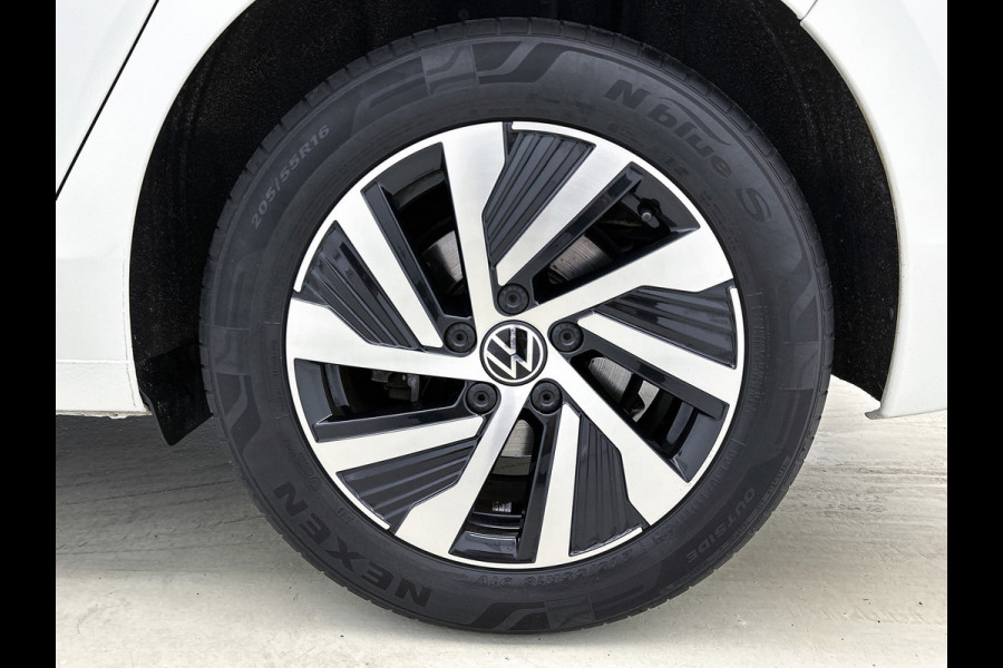 Volkswagen Golf 1.4 eHybrid Style (Goed ondH, Digitale Dash, StoelV, Stoel massage, SfeerV, Navi, Carplay, Parkeersensoren, ETc)