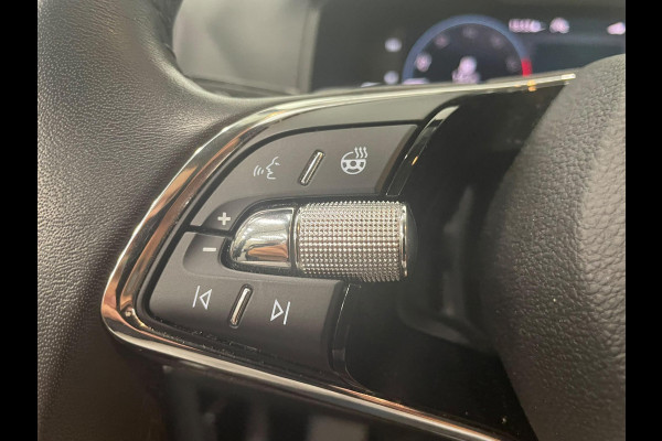 Škoda Karoq 1.5 TSI 150pk DSG Style Navigatie Apple Carplay/Android Auto Parkeersensoren Camera Adaptive Cruise Control Elektrische achterklep Wegklapbare trekhaak Stoel- en stuurverwarming Ledverlichting Virtual Cockpit Climate Control