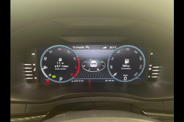 Škoda Karoq 1.5 TSI 150pk DSG Style Navigatie Apple Carplay/Android Auto Parkeersensoren Camera Adaptive Cruise Control Elektrische achterklep Wegklapbare trekhaak Stoel- en stuurverwarming Ledverlichting Virtual Cockpit Climate Control