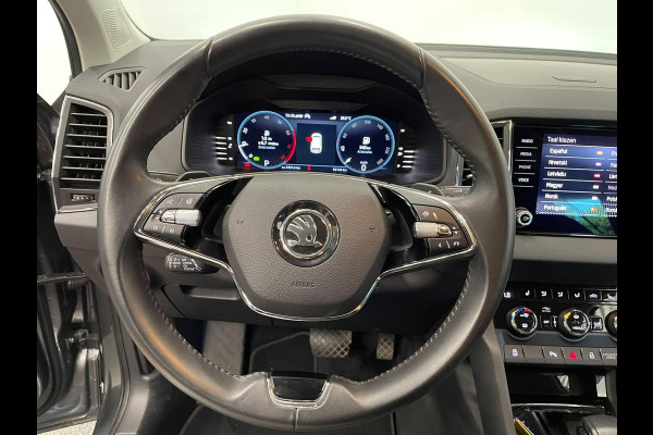 Škoda Karoq 1.5 TSI 150pk DSG Style Navigatie Apple Carplay/Android Auto Parkeersensoren Camera Adaptive Cruise Control Elektrische achterklep Wegklapbare trekhaak Stoel- en stuurverwarming Ledverlichting Virtual Cockpit Climate Control