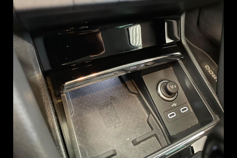Škoda Karoq 1.5 TSI 150pk DSG Style Navigatie Apple Carplay/Android Auto Parkeersensoren Camera Adaptive Cruise Control Elektrische achterklep Wegklapbare trekhaak Stoel- en stuurverwarming Ledverlichting Virtual Cockpit Climate Control