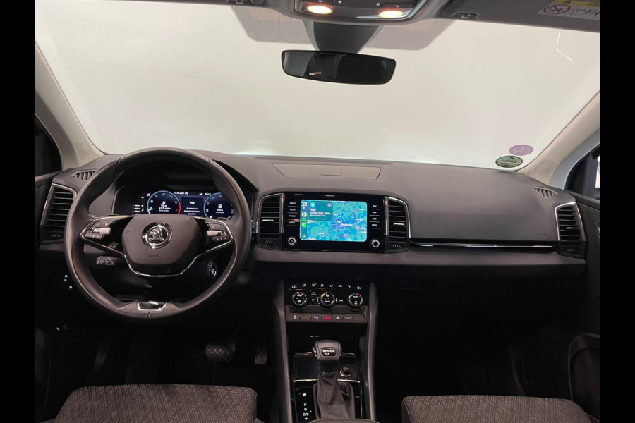 Škoda Karoq 1.5 TSI 150pk DSG Style Navigatie Apple Carplay/Android Auto Parkeersensoren Camera Adaptive Cruise Control Elektrische achterklep Wegklapbare trekhaak Stoel- en stuurverwarming Ledverlichting Virtual Cockpit Climate Control