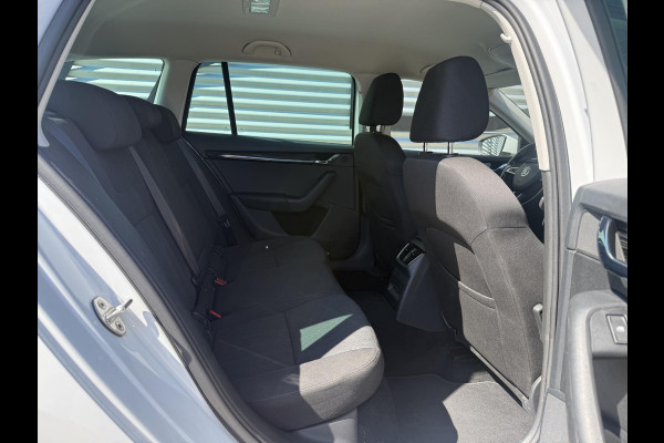 Škoda Octavia Combi 1.4 TSI Greentech Style Business 1e Eigenaar|Trekhaak|Cruise|Carplay|Stoelverw|PDC V+A|Navi|Clima|APK tot 03-2027