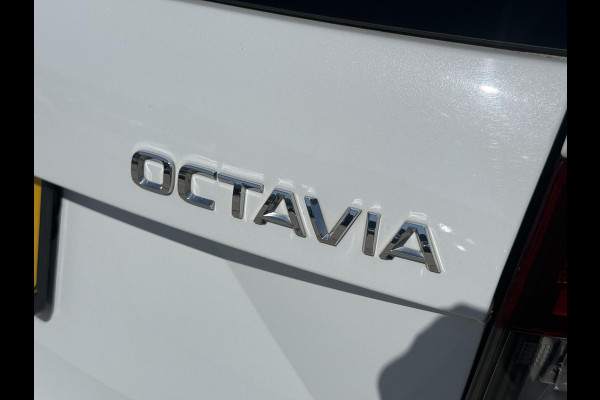 Škoda Octavia Combi 1.4 TSI Greentech Style Business 1e Eigenaar|Trekhaak|Cruise|Carplay|Stoelverw|PDC V+A|Navi|Clima|APK tot 03-2027