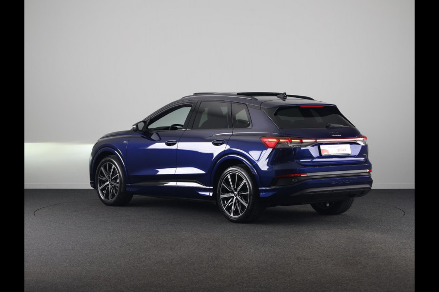 Audi Q4 e-tron 45 S edition Competition 82 kWh 286 pk | Panoramadak | Achteruitrijcamera | Apple Carplay |