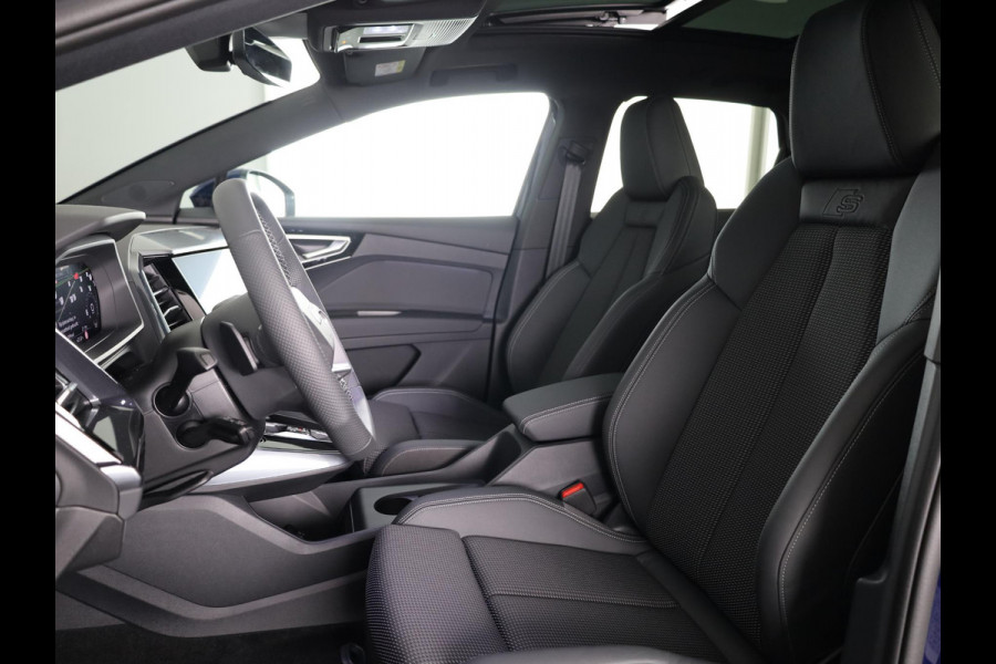 Audi Q4 e-tron 45 S edition Competition 82 kWh 286 pk | Panoramadak | Achteruitrijcamera | Apple Carplay |