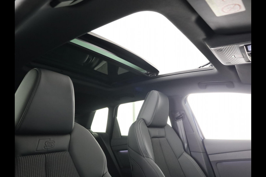 Audi Q4 e-tron 45 S edition Competition 82 kWh 286 pk | Panoramadak | Achteruitrijcamera | Apple Carplay |