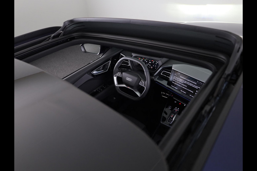 Audi Q4 e-tron 45 S edition Competition 82 kWh 286 pk | Panoramadak | Achteruitrijcamera | Apple Carplay |