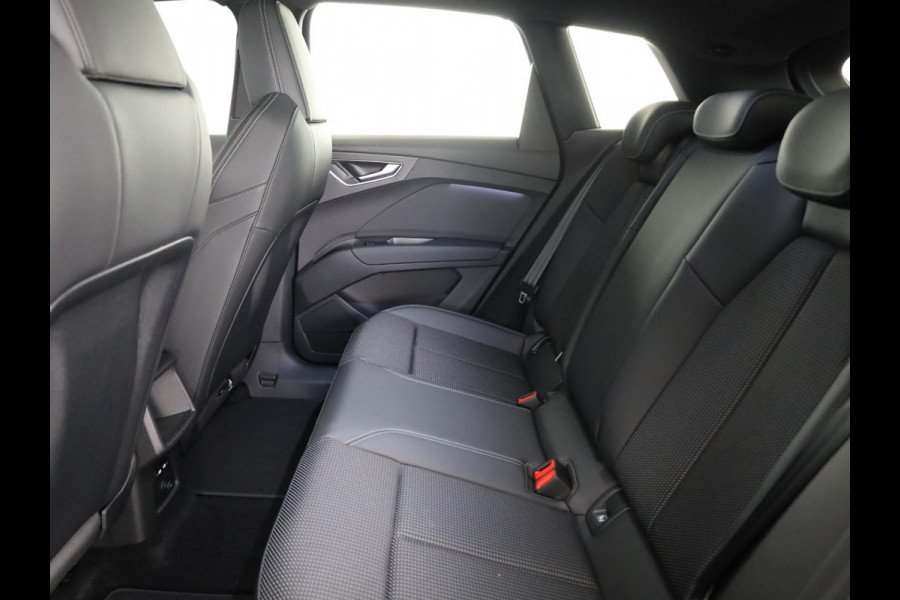 Audi Q4 e-tron 45 S edition Competition 82 kWh 286 pk | Panoramadak | Achteruitrijcamera | Apple Carplay |