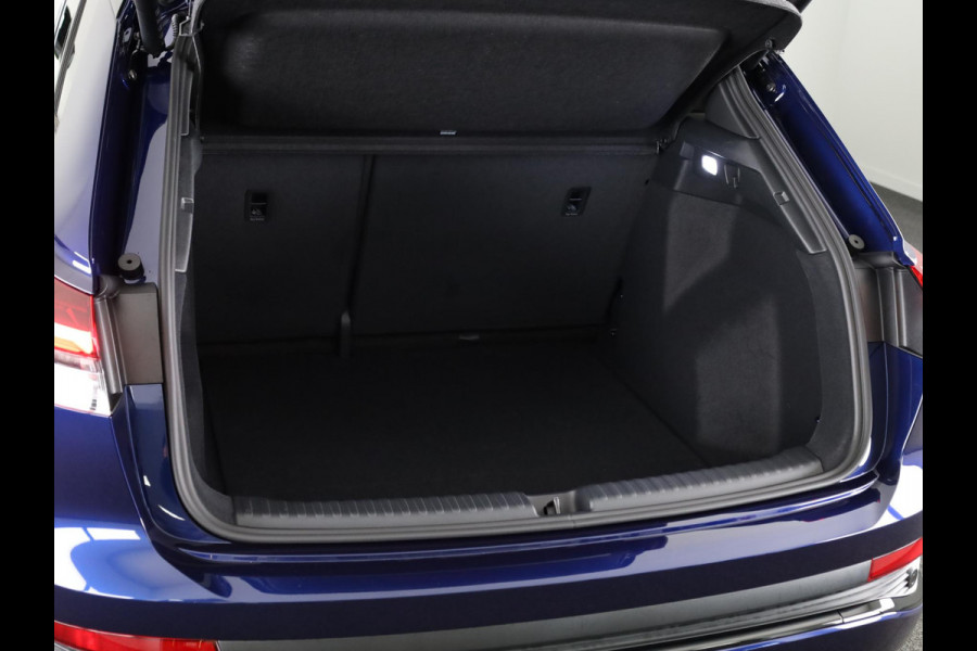 Audi Q4 e-tron 45 S edition Competition 82 kWh 286 pk | Panoramadak | Achteruitrijcamera | Apple Carplay |