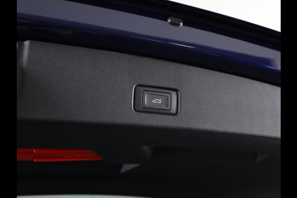 Audi Q4 e-tron 45 S edition Competition 82 kWh 286 pk | Panoramadak | Achteruitrijcamera | Apple Carplay |