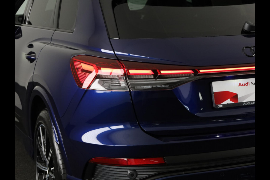Audi Q4 e-tron 45 S edition Competition 82 kWh 286 pk | Panoramadak | Achteruitrijcamera | Apple Carplay |