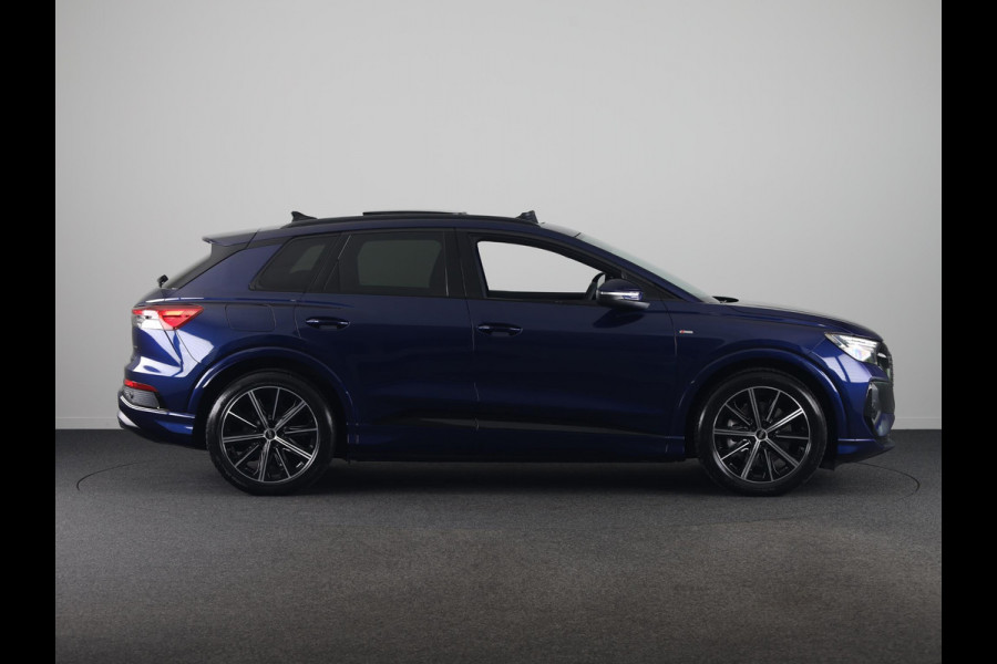 Audi Q4 e-tron 45 S edition Competition 82 kWh 286 pk | Panoramadak | Achteruitrijcamera | Apple Carplay |