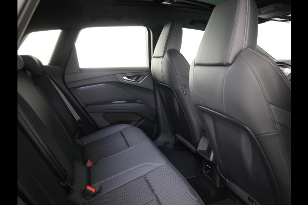 Audi Q4 e-tron 45 S edition Competition 82 kWh 286 pk | Panoramadak | Achteruitrijcamera | Apple Carplay |