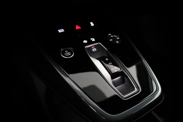 Audi Q4 e-tron 45 S edition Competition 82 kWh 286 pk | Panoramadak | Achteruitrijcamera | Apple Carplay |