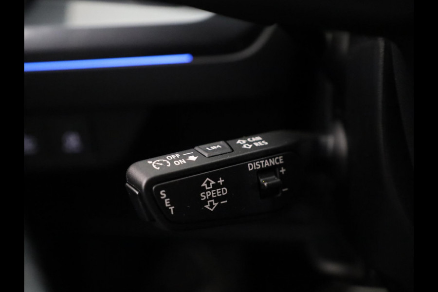 Audi Q4 e-tron 45 S edition Competition 82 kWh 286 pk | Panoramadak | Achteruitrijcamera | Apple Carplay |
