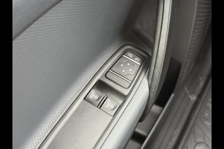 Mercedes-Benz eCitan 112 51kWh L2 284 WLTP 98% (SOH) Camera MBUX Trekhaak 75kW Snelladen Apple Carplay Cruise Control