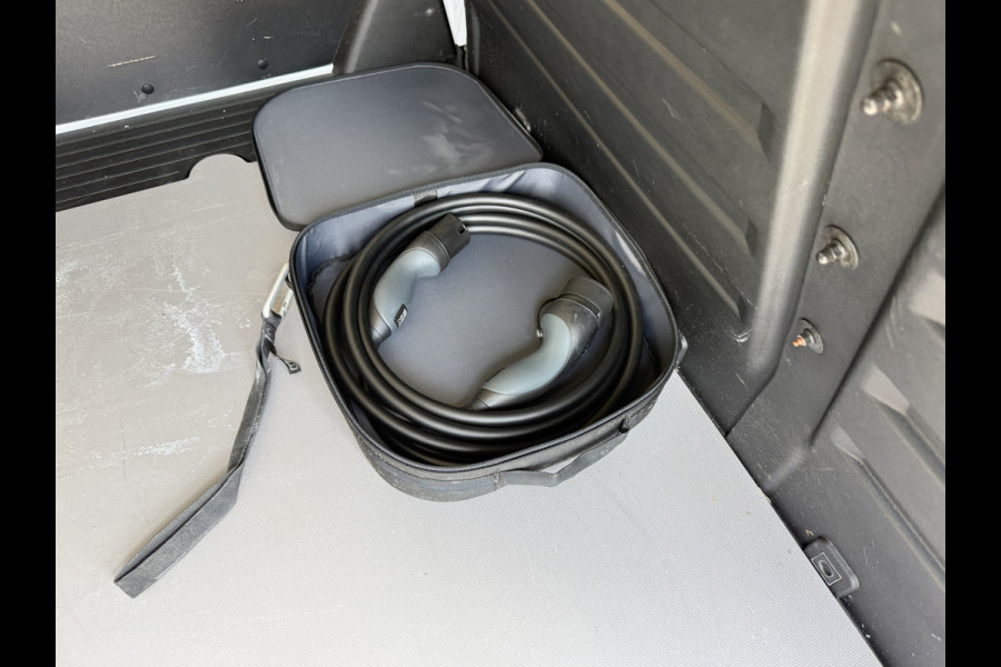 Mercedes-Benz eCitan 112 51kWh L2 284 WLTP 98.7% (SOH) Camera MBUX Trekhaak 75kW Snelladen Apple Carplay Cruise Control