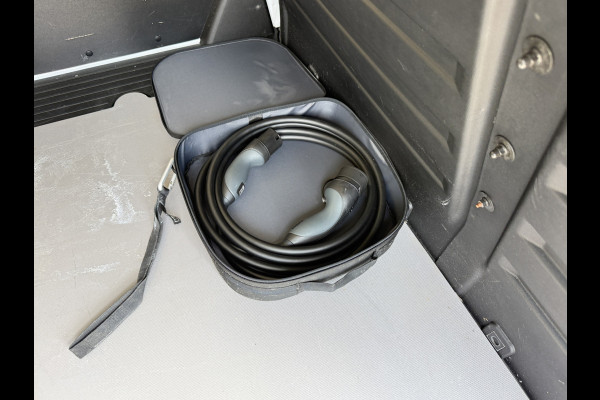 Mercedes-Benz eCitan 112 51kWh L2 284 WLTP 98.7% (SOH) Camera MBUX Trekhaak 75kW Snelladen Apple Carplay Cruise Control