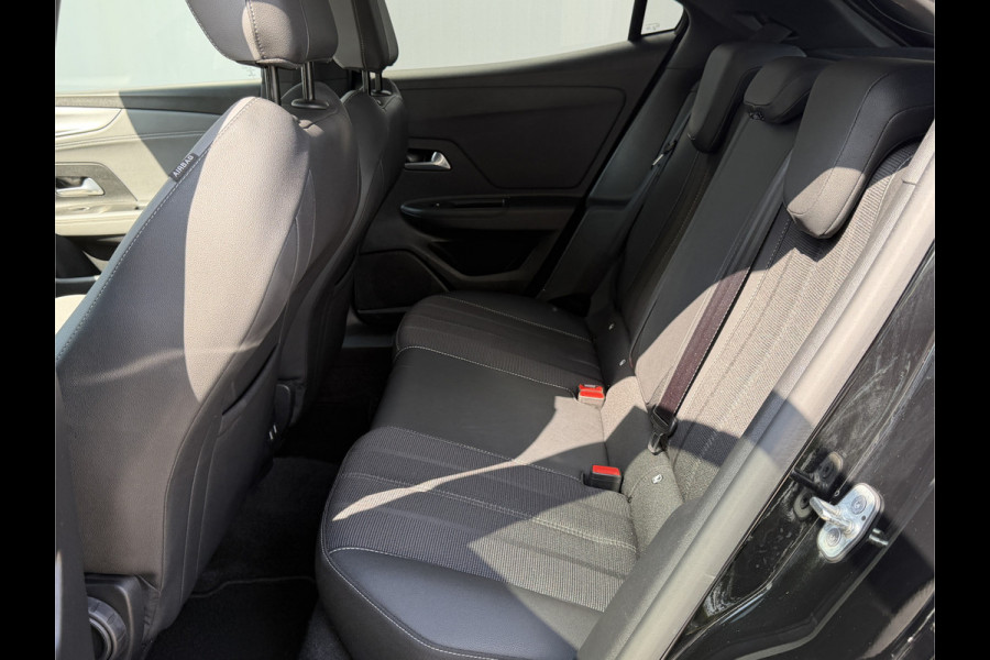 Opel Mokka BWJ 2021 | 1.2T 131PK Elegance AUTOMAAT | CLIMA | STOELVERW | DIGI DASH | CAMERA A | CARPLAY | NAVI | PDC 2X | CRUISE |