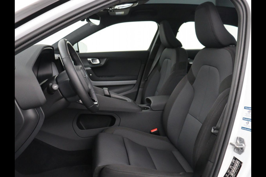 Polestar 2 Long Range Single Motor 78 kWh | SOH 92.0% | Trekhaak | Plus Pack | Panoramadak | | SOH 92.0% | Trekhaak | Plus Pack | Panoramadak | Harman/Kardon | Stuur/stoel verwarming | 20'' | Camera