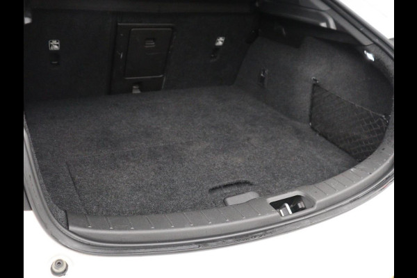 Polestar 2 Long Range Single Motor 78 kWh | SOH 92.0% | Trekhaak | Plus Pack | Panoramadak | | SOH 92.0% | Trekhaak | Plus Pack | Panoramadak | Harman/Kardon | Stuur/stoel verwarming | 20'' | Camera