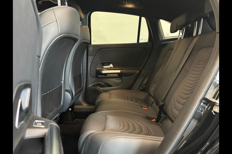 Mercedes-Benz GLA 250 e DCT-8 Aut. Business Solution PDC VA + Camera Navi Stoelverwarming Elektrische Klep LED Privacy Glass 11 kW laden