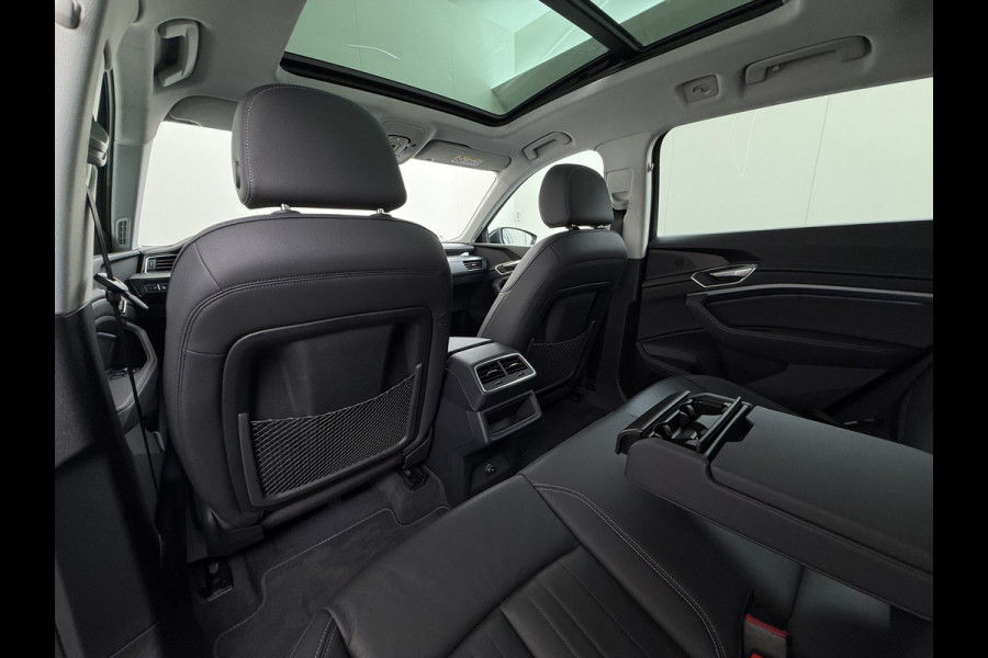 Audi e-tron 55 408PK Quattro Advanced Edition Plus 95kWh SOH 92% Panoramadak Adap.Cruise Camera Leder+Verwarmd Navi Apple Carplay Android Au Elek.Achterklep Privacy Glas Lmv 20" Led Pdc Elek.Stoelen+Memory DAB Origineel Nederlandse Auto
