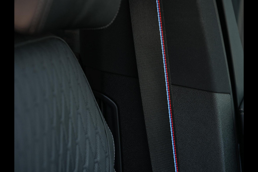 BMW X5 xDrive50e | M-Sport Pro | Panoramadak | 360 Camera | Active Cruise | Harman/Kardon | Iconic Glow | Ambiance Interieur | Stoel Ventilatie | Memory Seats | Luchtvering |