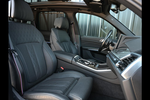 BMW X5 xDrive50e | M-Sport Pro | Panoramadak | 360 Camera | Active Cruise | Harman/Kardon | Iconic Glow | Ambiance Interieur | Stoel Ventilatie | Memory Seats | Luchtvering |