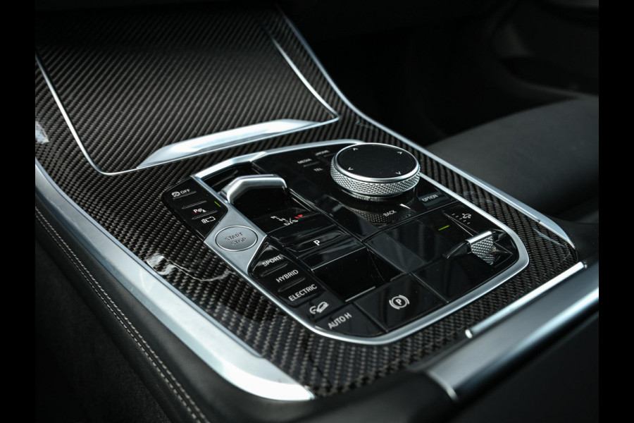 BMW X5 xDrive50e | M-Sport Pro | Panoramadak | 360 Camera | Active Cruise | Harman/Kardon | Iconic Glow | Ambiance Interieur | Stoel Ventilatie | Memory Seats | Luchtvering |