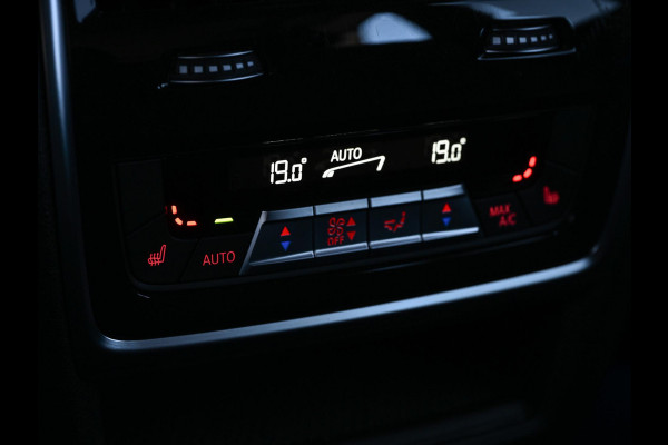 BMW X5 xDrive50e | M-Sport Pro | Panoramadak | 360 Camera | Active Cruise | Harman/Kardon | Iconic Glow | Ambiance Interieur | Stoel Ventilatie | Memory Seats | Luchtvering |