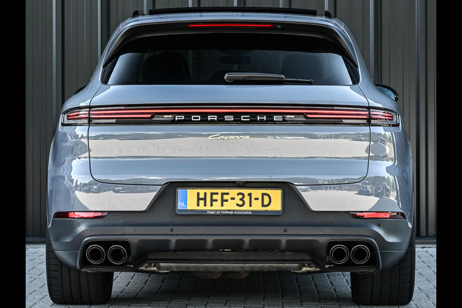 Porsche Cayenne 3.0 E-Hybrid | Panoramadak | Achterasbesturing | 18 Wegs Memory Seats | 360 Camera | Soft Close | Ambiente Verlichting | Stuurverwarming |