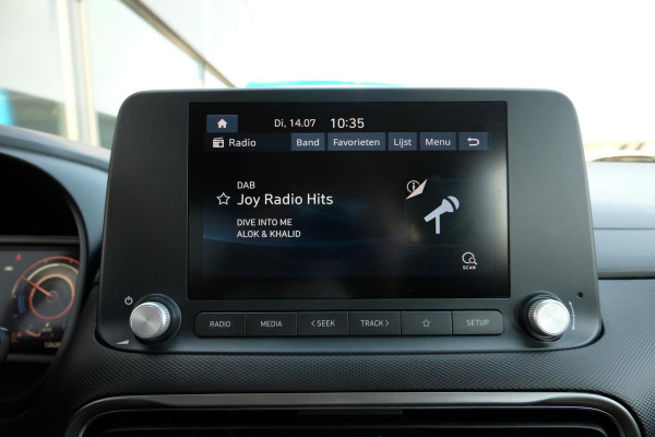 Hyundai Kona EV Fashion 64 kWh | 204 PK | SOH 95% | Adaptive cruise control | Achteruitrijcamera | Keyless entry | LED verlichting | DAB ontvanger | Bluetooth telefoonverbinding | Navigatie | Lichtmetalen velgen