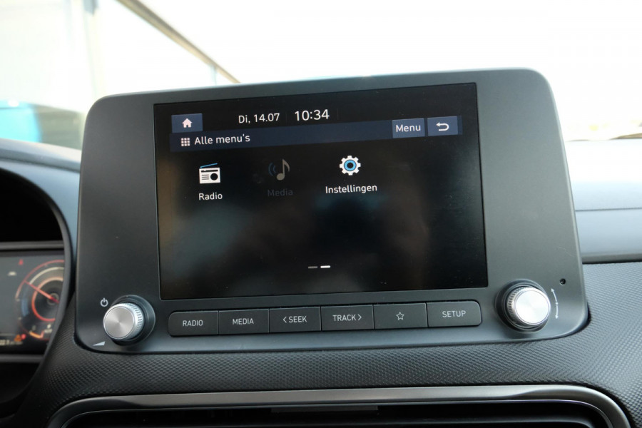 Hyundai Kona EV Fashion 64 kWh | 204 PK | SOH 95% | Adaptive cruise control | Achteruitrijcamera | Keyless entry | LED verlichting | DAB ontvanger | Bluetooth telefoonverbinding | Navigatie | Lichtmetalen velgen